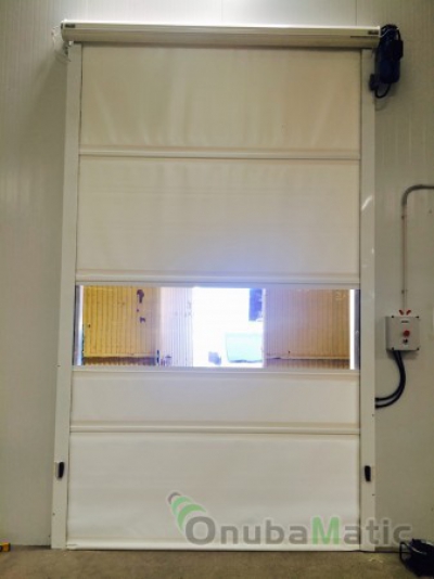 Puertas rapidas instaladas en almacen farmacéutico  Alisur en Pol. Tartesos en Huelva.