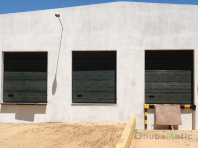 Puertas seccionales Industriales para la empresa Finca El Morcillo dedicada a la recogida de frambuesas