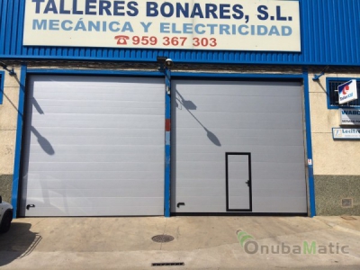 Puertas seccional industrial en Talleres Bonares en Huelva